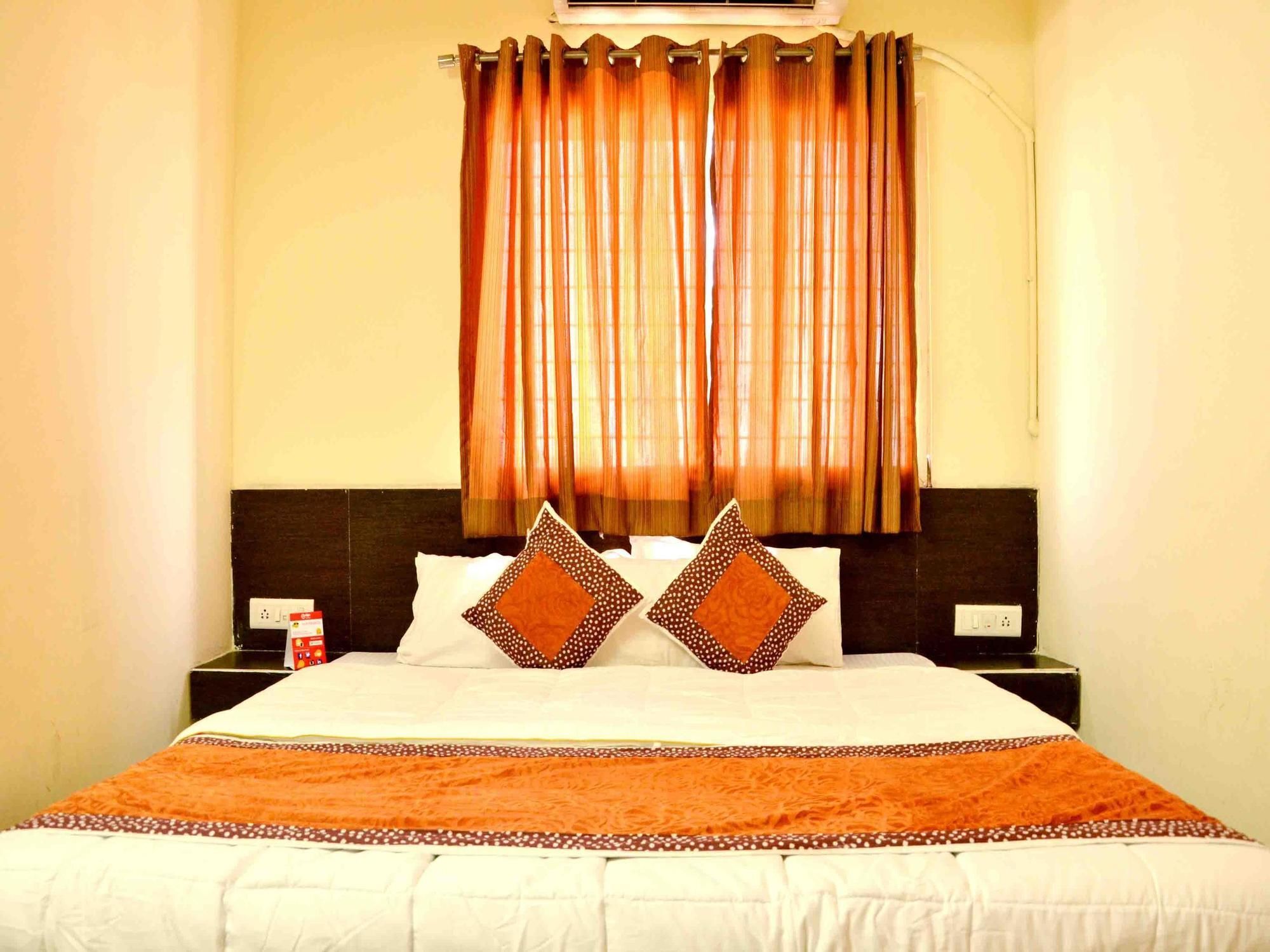 Hotel Vijay Nagar Indore Buitenkant foto