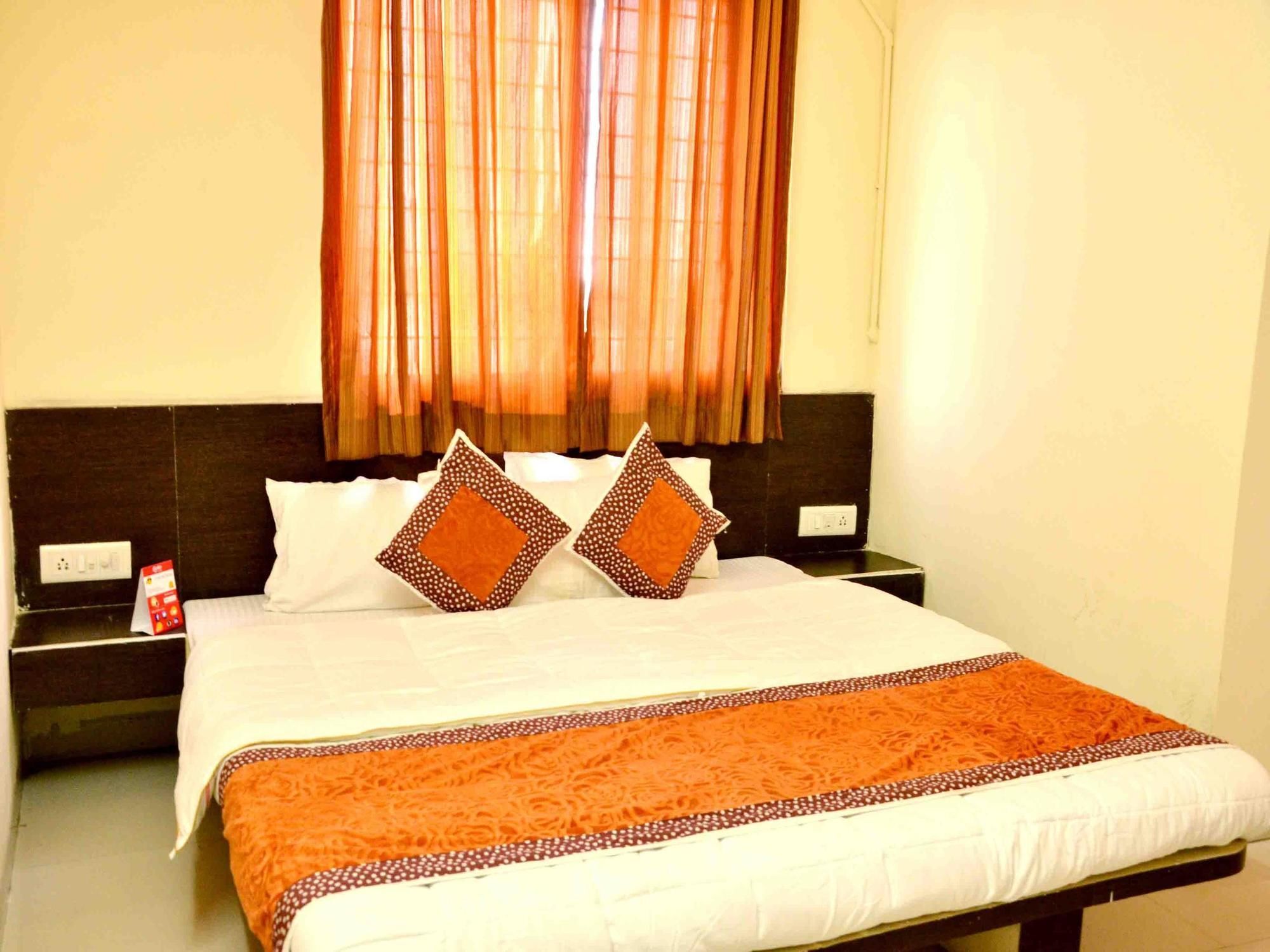 Hotel Vijay Nagar Indore Buitenkant foto