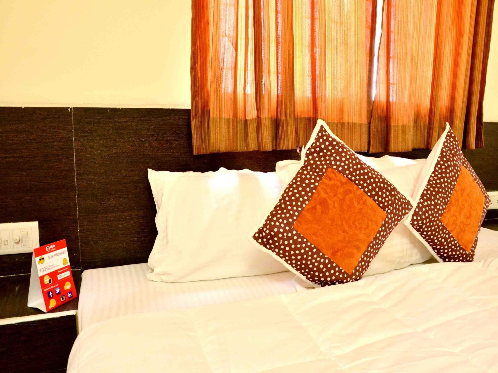Hotel Vijay Nagar Indore Buitenkant foto